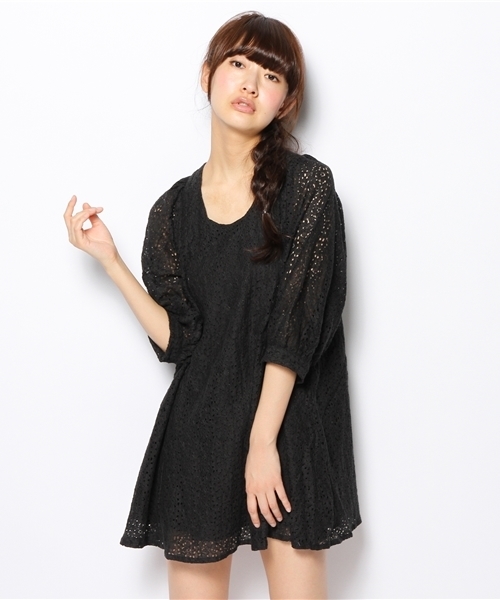 mystic（ミスティック）の「レースバルーン袖ワンピース（ワンピース・レディース・ベージュ/ラベンダー/オフホワイト/ブラック/グリーン/ネイビー・ﾌﾘ-）」の3枚目の写真