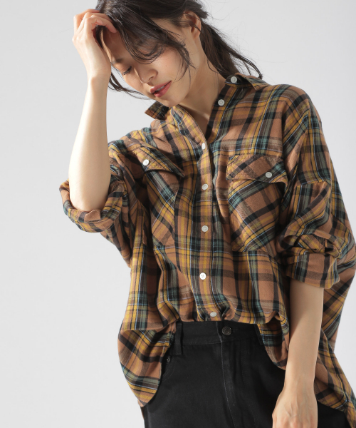 BAYFLOW（ベイフロー）の「BIGシルエットチェックシャツ（シャツ/ブラウス・レディース・チャコールグレー/ネイビー/マスタード・SMALL/MEDIUM）」の3枚目の写真