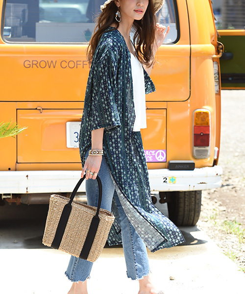 Luz Llena（ラズレナ）の「エスニックデザインロングシャツライトカーディガン（カーディガン/ボレロ・レディース・ネイビー/アイボリー・MEDIUM）」の19枚目の写真