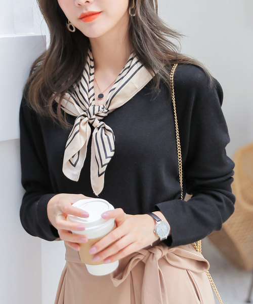 SAISON DE PAPILLON(セゾンドパピヨン)の「ウール混Vネックシンプルドロップショルダーニットトップス(ニット/セーター・レディース・ブルー/コーラル/ピンク/イエロー/オレンジ/ホワイト/ブラック/グレー/グリーン/ライトグレー/ブラウン・M/L/S)」の3枚目の写真