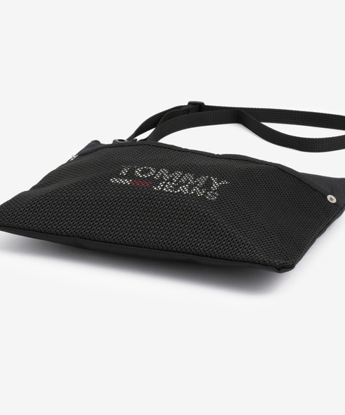 tommy jeans（トミー ジーンズ）の「サコッシュ（ショルダーバッグ・メンズ・ブラック/レッド・FREE）」の6枚目の写真