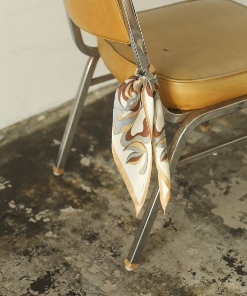 TODAYFUL（トゥデイフル）の「シルクタイスカーフ（バンダナ/スカーフ・レディース・キナリ/ブラック・FREE）」の9枚目の写真