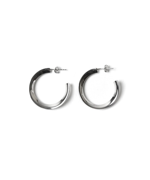 YArKA（ヤーカ）の「【YArKA/ヤーカ】silver925 twist circle pierce/ひねりピアス シルバー925（ピアス（両耳用）・レディース・シルバー・FREE）」の4枚目の写真