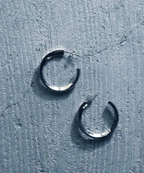 YArKA（ヤーカ）の「【YArKA/ヤーカ】silver925 twist circle pierce/ひねりピアス シルバー925（ピアス（両耳用）・レディース・シルバー・FREE）」の5枚目の写真