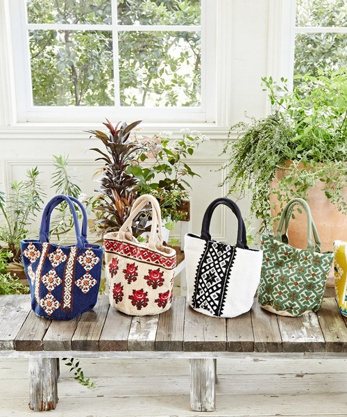 チャイハネ（チャイハネ）の「【チャイハネ】ヨーロピアン相良刺繍ミニトートバッグ（トートバッグ・レディース・ブラック/グリーン/マスタード/ネイビー/レッド/パープル/ターコイズブルー・FREE）」の12枚目の写真