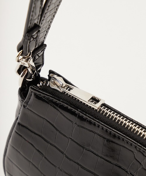 COLONY 2139(コロニートゥーワンスリーナイン)の「【COLONY 2139×@sakina_yamamoto】サステナビリティレザークロコ横長ショルダーバッグ(ショルダーバッグ・レディース・ブラック/グレー・FREE)」の7枚目の写真