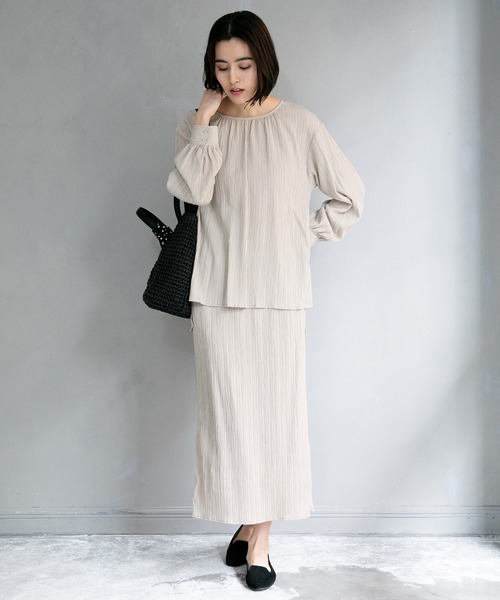 LEPSIM（レプシィム）の「シャーリングクルーブラウス　932974（シャツ/ブラウス・レディース・ブラック/ミント/グレイッシュベージュ・FREE）」の6枚目の写真