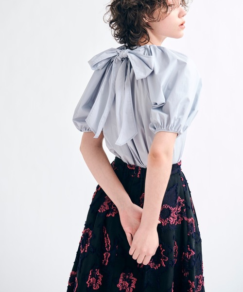 LANVIN en Bleu - 専用ページ【LANVIN en Bleu】ショルダーボタニカルダイブラウス LANVIN en Bleu（ランバンオンブルー）の「ギャザーショルダー