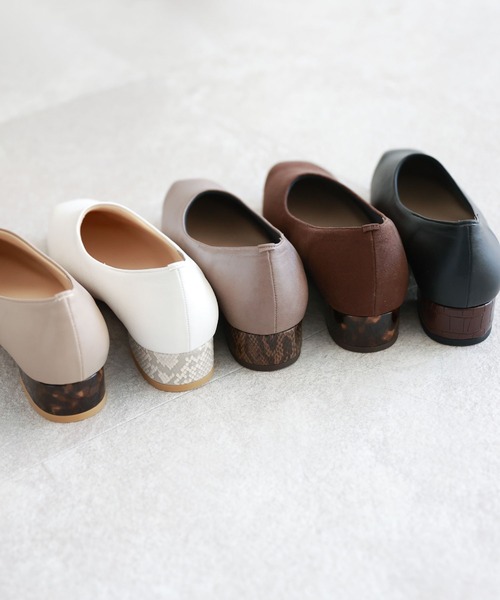 Shoe Fantasy（シューファンタジー）の「スクエアトゥブーティーパンプス【日本製】（パンプス・レディース・ホワイト/ベージュ/ブラック/ダークブラウン/ダークベージュ・23cm/25cm/24.5cm/24cm/23.5cm/22.5cm/22cm）」の8枚目の写真