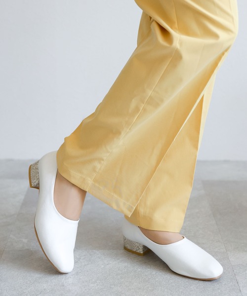 Shoe Fantasy（シューファンタジー）の「スクエアトゥブーティーパンプス【日本製】（パンプス・レディース・ホワイト/ベージュ/ブラック/ダークブラウン/ダークベージュ・23cm/25cm/24.5cm/24cm/23.5cm/22.5cm/22cm）」の10枚目の写真