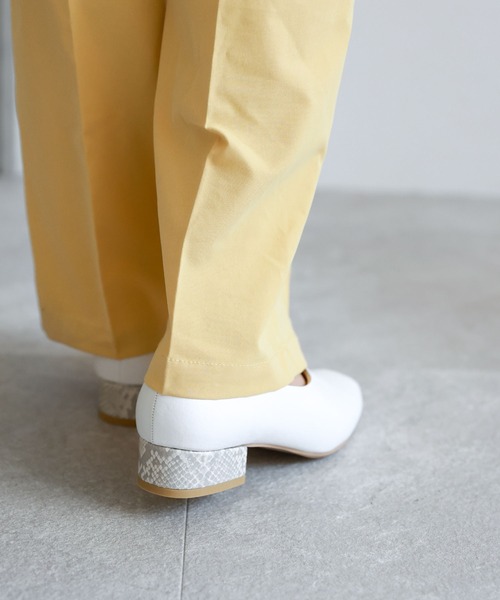 Shoe Fantasy（シューファンタジー）の「スクエアトゥブーティーパンプス【日本製】（パンプス・レディース・ホワイト/ベージュ/ブラック/ダークブラウン/ダークベージュ・23cm/25cm/24.5cm/24cm/23.5cm/22.5cm/22cm）」の13枚目の写真