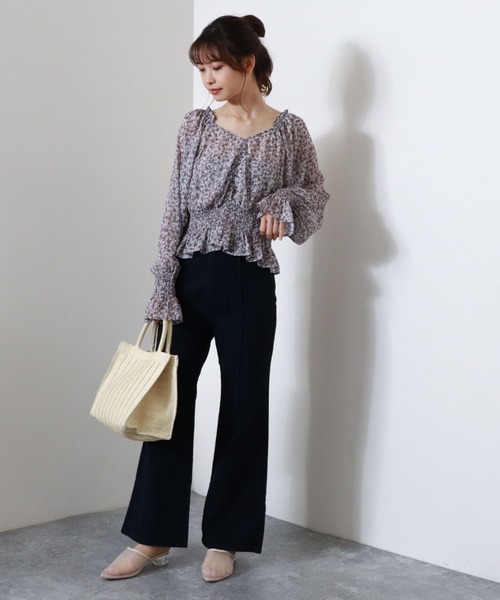 archives（アルシーヴ）の「ピンタックフレアデニムパンツ（デニムパンツ・レディース・オフホワイト/ロイヤルブルー/ネイビー・SMALL/MEDIUM）」の16枚目の写真