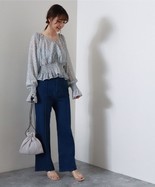 archives（アルシーヴ）の「ピンタックフレアデニムパンツ（デニムパンツ・レディース・オフホワイト/ロイヤルブルー/ネイビー・SMALL/MEDIUM）」の6枚目の写真