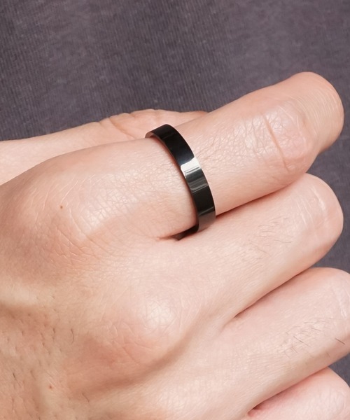 SBG(エスビー)の「SBG シンプルカラースチールリング(リング・メンズ・ブラック/シルバー/ゴールド/ブラック系その他/シルバー系その他/ゴールド系その他/シルバー系/シルバー系1・10号/12号/11号/9号/8号/18号/21号/15号/25号/23号/16号/14号)」の2枚目の写真