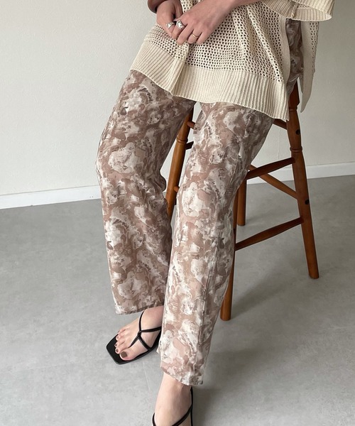 y/m by misato(イムバイミサト)の「ぼかし柄ストレートパンツ(その他パンツ・レディース・グリーン/ダークベージュ・FREE)」の1枚目の写真