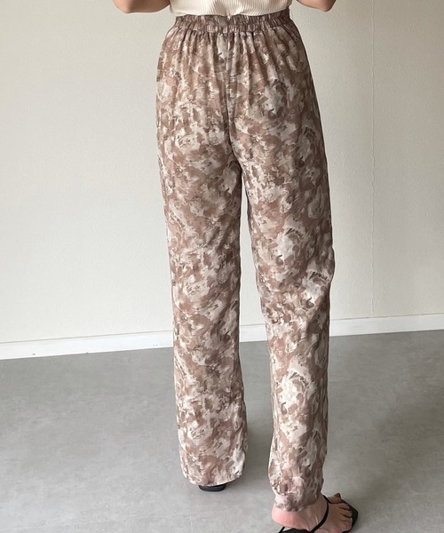 y/m by misato(イムバイミサト)の「ぼかし柄ストレートパンツ(その他パンツ・レディース・グリーン/ダークベージュ・FREE)」の22枚目の写真