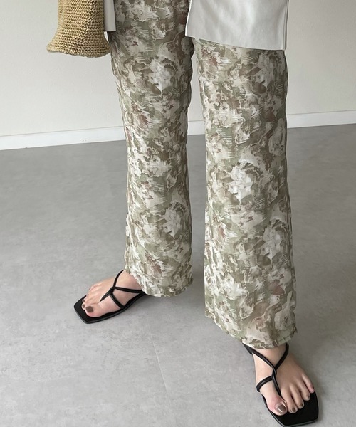 y/m by misato(イムバイミサト)の「ぼかし柄ストレートパンツ(その他パンツ・レディース・グリーン/ダークベージュ・FREE)」の7枚目の写真