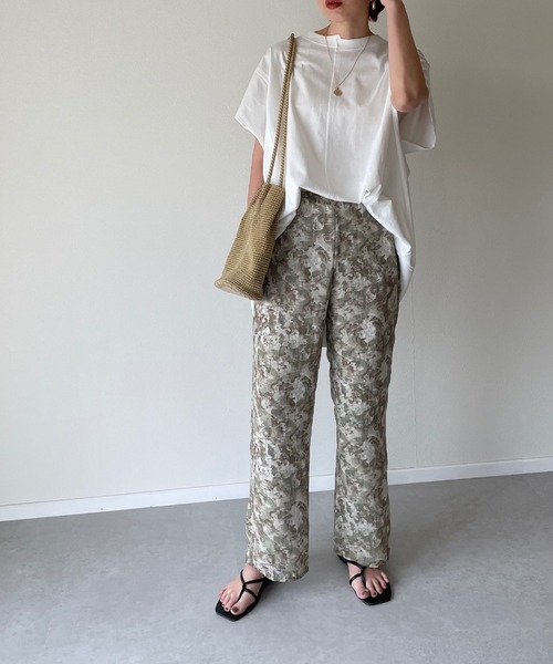 y/m by misato(イムバイミサト)の「ぼかし柄ストレートパンツ(その他パンツ・レディース・グリーン/ダークベージュ・FREE)」の8枚目の写真