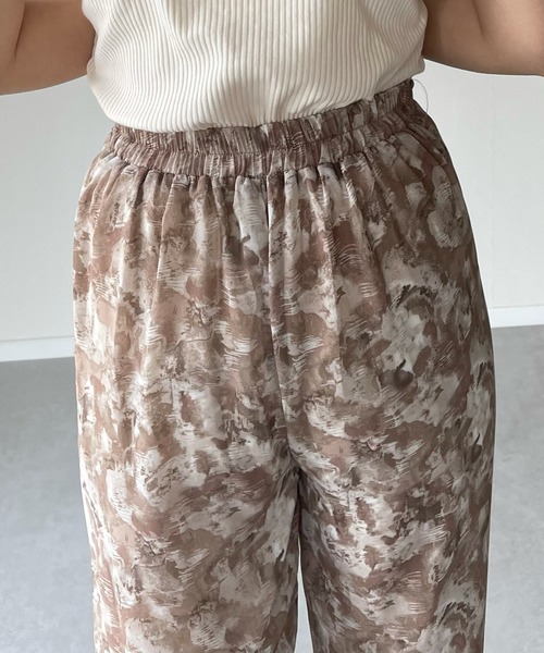y/m by misato(イムバイミサト)の「ぼかし柄ストレートパンツ(その他パンツ・レディース・グリーン/ダークベージュ・FREE)」の12枚目の写真