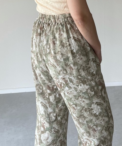 y/m by misato(イムバイミサト)の「ぼかし柄ストレートパンツ(その他パンツ・レディース・グリーン/ダークベージュ・FREE)」の15枚目の写真