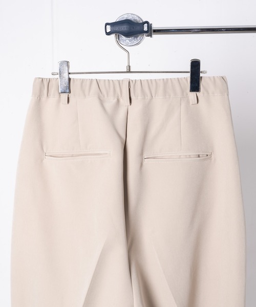 INTER FACTORY（インターファクトリー）の「ファッションインフルエンサー こーせ - ワンタックコクーンパンツ　made in INTER FACTORY（その他パンツ・メンズ・ベージュ/ブラック・MEDIUM/LARGE）」の21枚目の写真