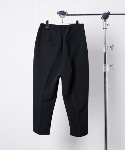 INTER FACTORY（インターファクトリー）の「ファッションインフルエンサー こーせ - ワンタックコクーンパンツ　made in INTER FACTORY（その他パンツ・メンズ・ベージュ/ブラック・MEDIUM/LARGE）」の16枚目の写真