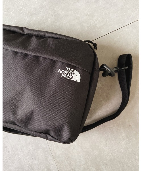 THE NORTH FACE（ザノースフェイス）の「THE NORTH FACE ザ・ノースフェイス / ベーシック 横型ミニショルダーバッグ BASIC CROSS BAG（ショルダーバッグ・メンズ・ブラック/ネイビー・FREE）」の20枚目の写真