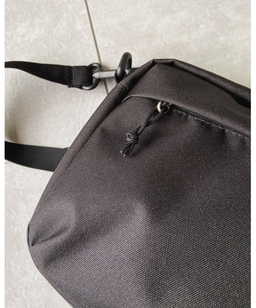 THE NORTH FACE（ザノースフェイス）の「THE NORTH FACE ザ・ノースフェイス / ベーシック 横型ミニショルダーバッグ BASIC CROSS BAG（ショルダーバッグ・メンズ・ブラック/ネイビー・FREE）」の21枚目の写真