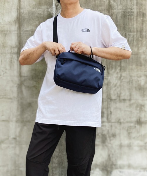 THE NORTH FACE（ザノースフェイス）の「THE NORTH FACE ザ・ノースフェイス / ベーシック 横型ミニショルダーバッグ BASIC CROSS BAG（ショルダーバッグ・メンズ・ブラック/ネイビー・FREE）」の9枚目の写真