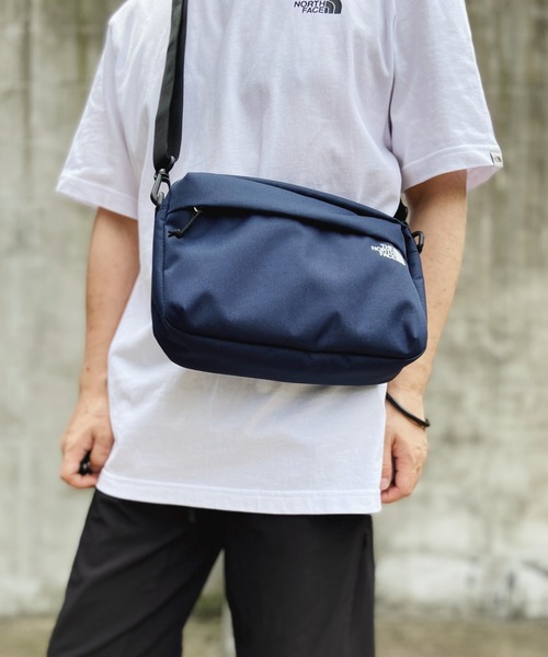 THE NORTH FACE（ザノースフェイス）の「THE NORTH FACE ザ・ノースフェイス / ベーシック 横型ミニショルダーバッグ BASIC CROSS BAG（ショルダーバッグ・メンズ・ブラック/ネイビー・FREE）」の10枚目の写真