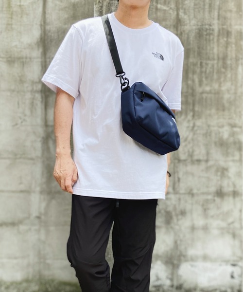 THE NORTH FACE（ザノースフェイス）の「THE NORTH FACE ザ・ノースフェイス / ベーシック 横型ミニショルダーバッグ BASIC CROSS BAG（ショルダーバッグ・メンズ・ブラック/ネイビー・FREE）」の14枚目の写真
