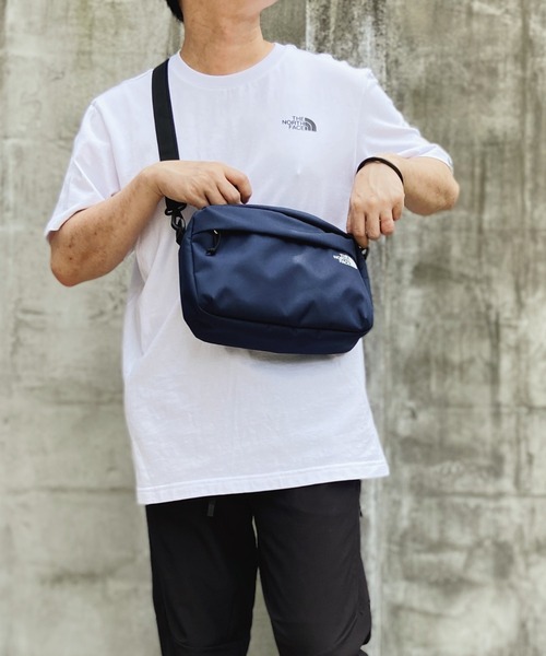 THE NORTH FACE（ザノースフェイス）の「THE NORTH FACE ザ・ノースフェイス / ベーシック 横型ミニショルダーバッグ BASIC CROSS BAG（ショルダーバッグ・メンズ・ブラック/ネイビー・FREE）」の15枚目の写真