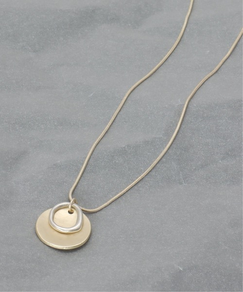 ikka（イッカ）の「マットプレートリングネックレス（ネックレス・レディース・ゴールド/シルバー・FREE）」の7枚目の写真