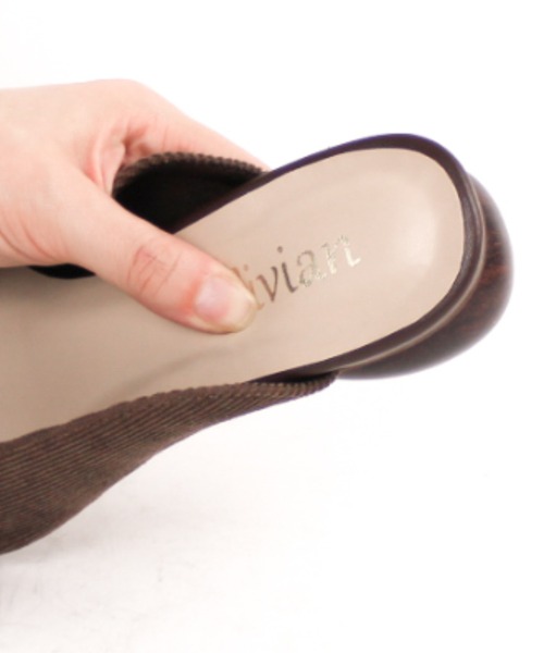 VIVIAN（ヴィヴィアン）の「スクエアトゥウッド柄ヒールミュールスリッパ（パンプス・レディース・ベージュ/ダークブラウン/ブラック/グレー・M/LL/S/L）」の13枚目の写真