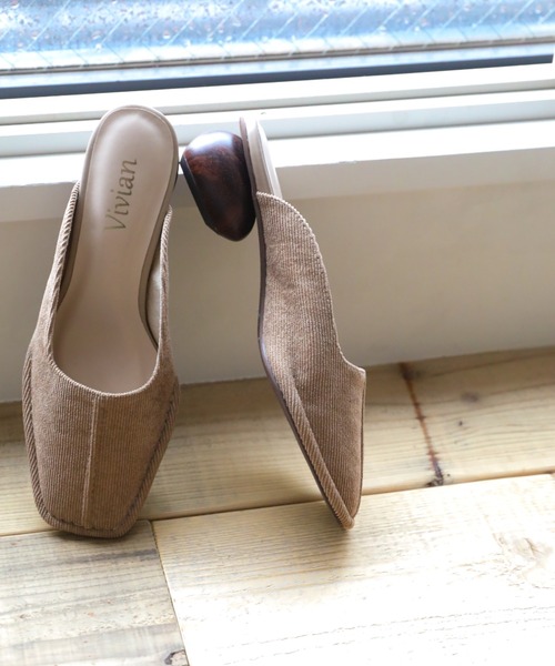 VIVIAN（ヴィヴィアン）の「スクエアトゥウッド柄ヒールミュールスリッパ（パンプス・レディース・ベージュ/ダークブラウン/ブラック/グレー・M/LL/S/L）」の19枚目の写真