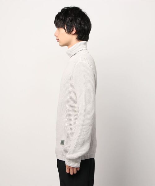 G-STAR（ジースター）の「STRUCTURED TURTLENECK KNITTED SWEATER/タートルネック（ニット/セーター・メンズ・ホワイト系その他・MEDIUM/LARGE/X-LARGE/X-SMALL/SMALL）」の3枚目の写真