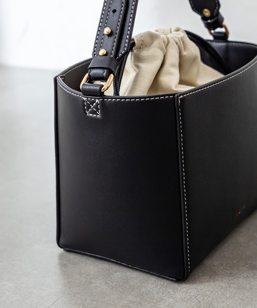 loti（ロティ）の「WEB限定 loti 巾着付スクエアボックス（ハンドバッグ・レディース・ブラック/ブラウン・ONE SIZE）」の6枚目の写真