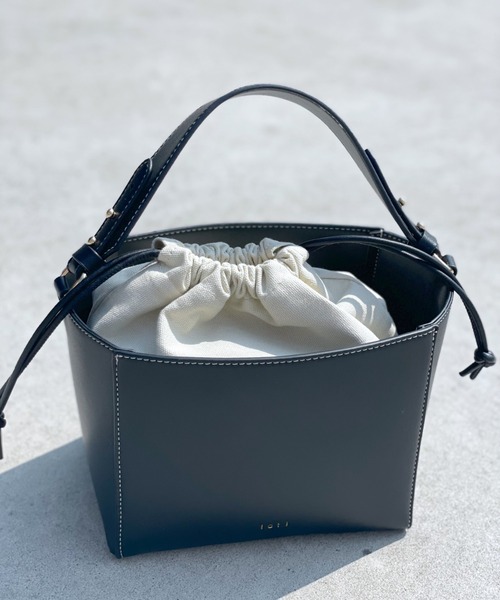 loti（ロティ）の「WEB限定 loti 巾着付スクエアボックス（ハンドバッグ・レディース・ブラック/ブラウン・ONE SIZE）」の18枚目の写真