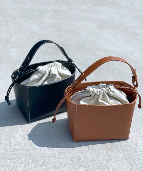 loti（ロティ）の「WEB限定 loti 巾着付スクエアボックス（ハンドバッグ・レディース・ブラック/ブラウン・ONE SIZE）」の20枚目の写真