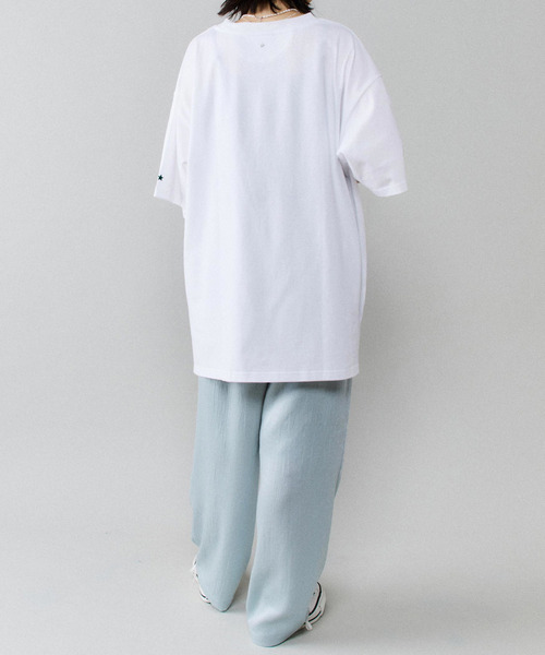 CONVERSE TOKYO（コンバーストウキョウ）の「フロントロゴビッグTシャツ（Tシャツ/カットソー・レディース・ブルー/ホワイト/グリーン/ピンク・FREE）」の13枚目の写真