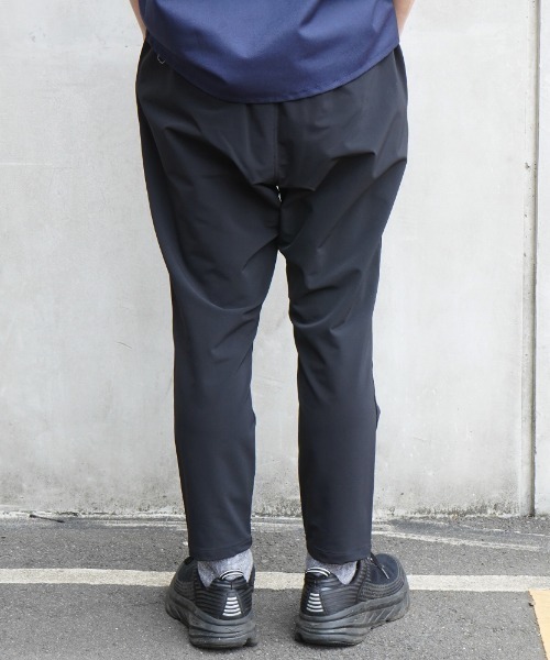 BEN DAVIS（ベンデイビス）の「《BEN DAVIS》 COMFORT CROPPED PANTS/コンフォートストレッチクロップドパンツ 日本製（その他パンツ・メンズ・ブラック・MEDIUM/LARGE）」の6枚目の写真