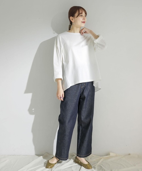 ITEMS URBANRESEARCH（アイテムズ アーバンリサーチ）の「バックギャザーロングTシャツ（Tシャツ/カットソー・レディース・チャコールグレー/オフホワイト/カーキ/グレー系その他・FREE）」の19枚目の写真