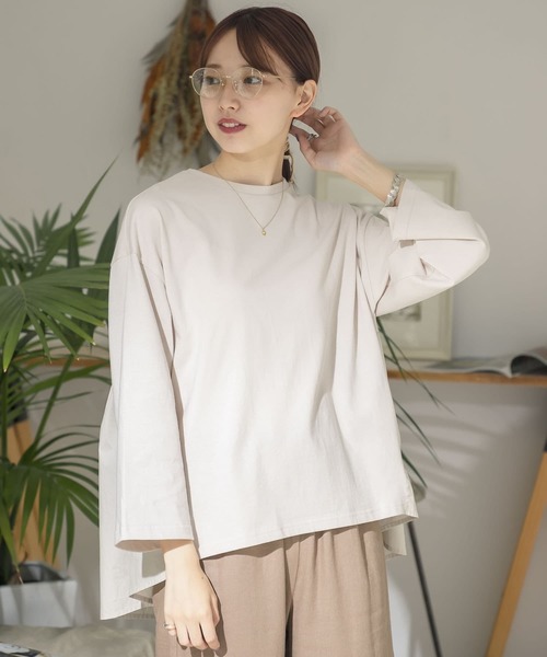 ITEMS URBANRESEARCH（アイテムズ アーバンリサーチ）の「バックギャザーロングTシャツ（Tシャツ/カットソー・レディース・チャコールグレー/オフホワイト/カーキ/グレー系その他・FREE）」の15枚目の写真