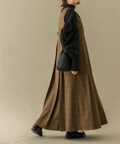 KBF（ケイビーエフ）の「BIGプリーツジャンパースカート（ワンピース・レディース・オリーブ/ブラック/イエロー系その他/ブラウン系その他・ONE）」の4枚目の写真