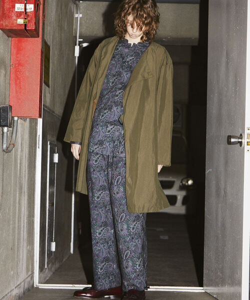 GLOSTER（グロスター）の「【GLOSTER/グロスター】ノーカラーベルテッドガウン ガウンコート（ノーカラーコート・メンズ・ブラック/オリーブ・MEDIUM/LARGE）」の3枚目の写真