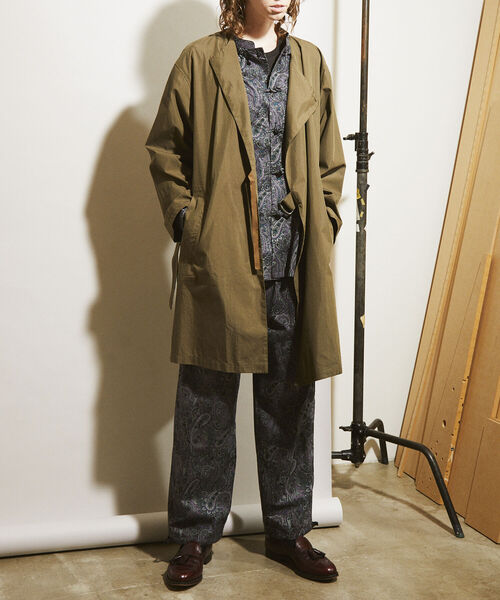 GLOSTER（グロスター）の「【GLOSTER/グロスター】ノーカラーベルテッドガウン ガウンコート（ノーカラーコート・メンズ・ブラック/オリーブ・MEDIUM/LARGE）」の4枚目の写真