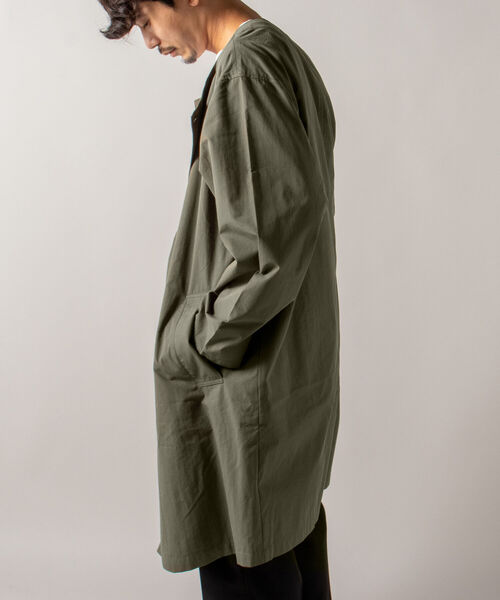 GLOSTER（グロスター）の「【GLOSTER/グロスター】ノーカラーベルテッドガウン ガウンコート（ノーカラーコート・メンズ・ブラック/オリーブ・MEDIUM/LARGE）」の7枚目の写真