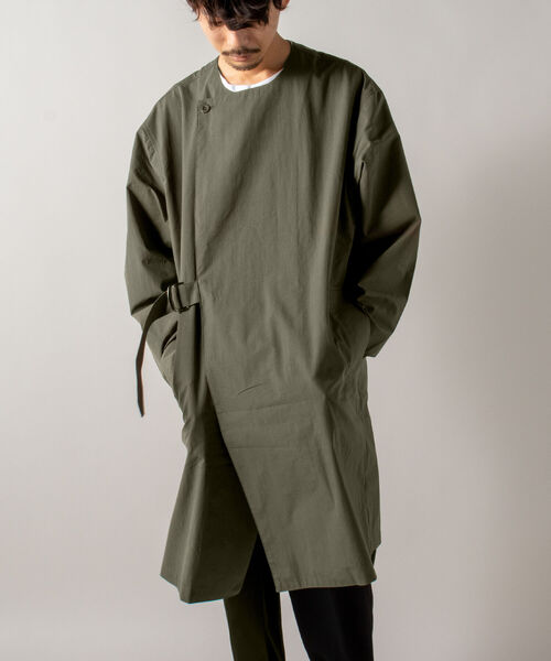 GLOSTER（グロスター）の「【GLOSTER/グロスター】ノーカラーベルテッドガウン ガウンコート（ノーカラーコート・メンズ・ブラック/オリーブ・MEDIUM/LARGE）」の11枚目の写真