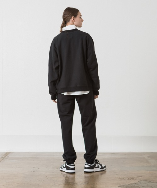 ALLUMER（アリュメール）の「ルーズシルエットクルーネックプリントスウェット（スウェット・レディース・ブラック/ベージュ/ピンク/グリーン・1）」の13枚目の写真