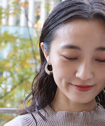 BEAMS HEART / ウェーブ Cライン イヤリング